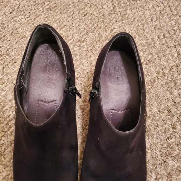 Booties - Picture 3 of 4